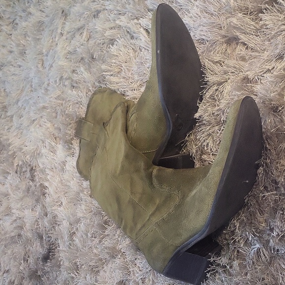 Gianni Bini Olive Ankle Boots - Picture 4 of 9